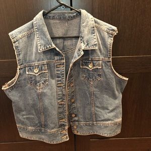 Jean Vest